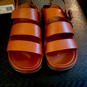 NWT -Ugg M WAINSCOTT FISHERMAN SANDALS BRAND NEW IN BOX WITH TAGS MENS SIZE 12.